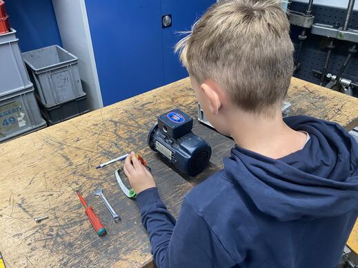 Elektromotor revidieren