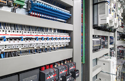 Comandi per costruzione di macchine